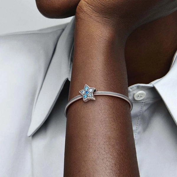 Leuchtend Blauer Stern Charm von PANDORA, Schneller Versand - Nordicspectra.de