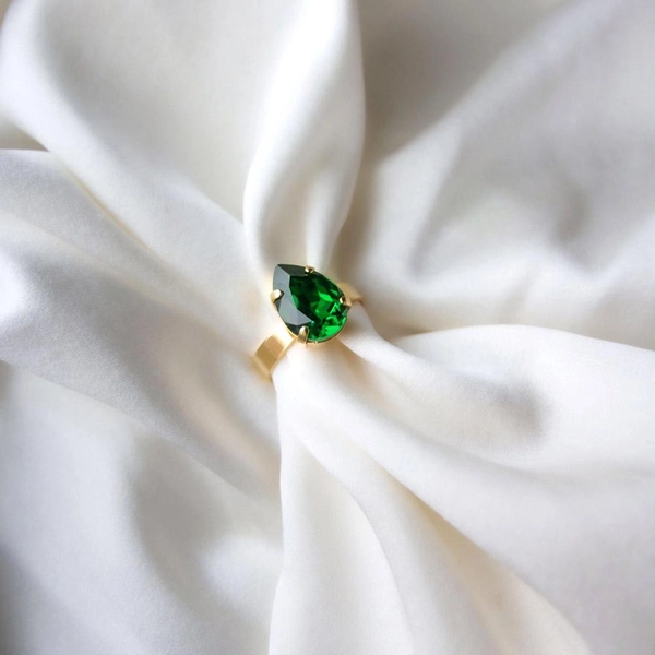 Mini Drop Ring Gold Dark Moss Green - Caroline Svedbom - Snabb frakt & paketinslagning - Nordicspectra.se