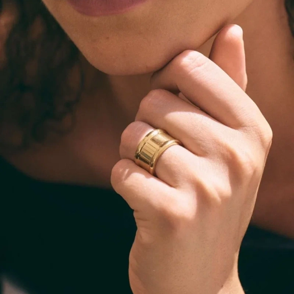 från Edblads Frame-kollektion. Elegant och modern design för alla tillfällen.