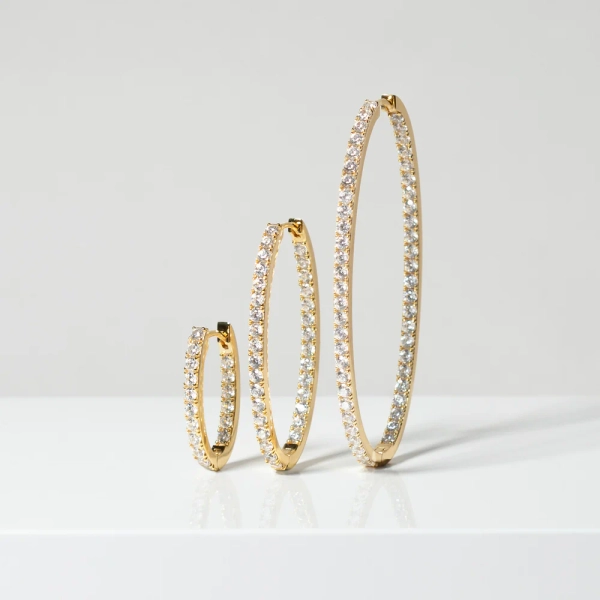 aus 18K vergoldetem Silber.