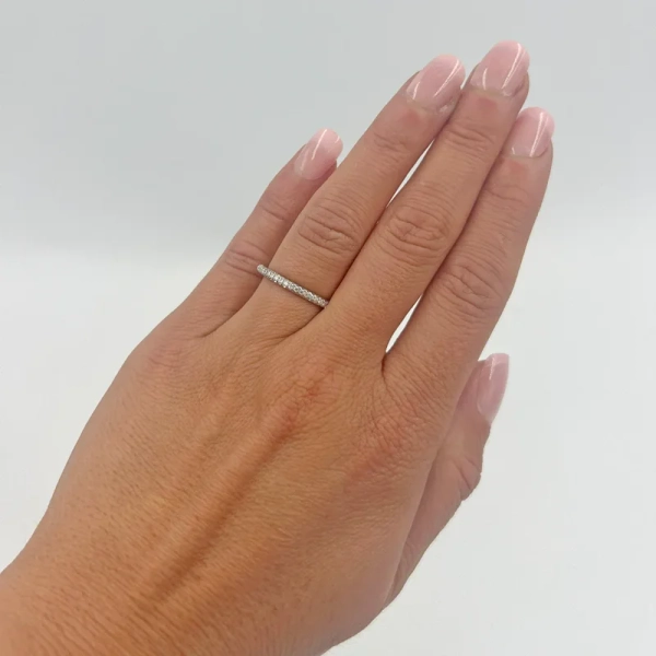 Aure 26 Vitguld - Vigsel- & förlovningsringar - Schalins - Fri storleksändring* - Nordic Spectra