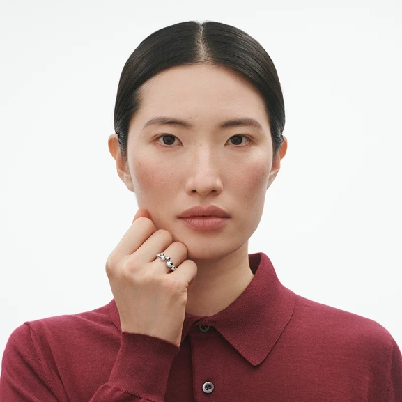 SS25_ECOM_ON-MODEL_MOONLIGHT GRAPES_RING_20001597