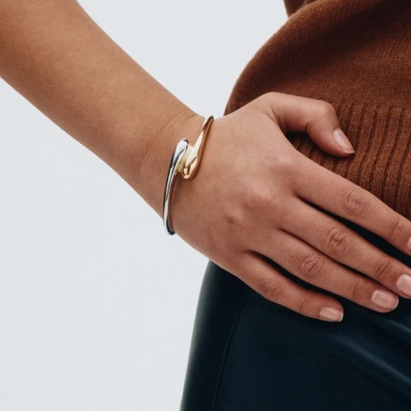 i elegant design med blandade metaller