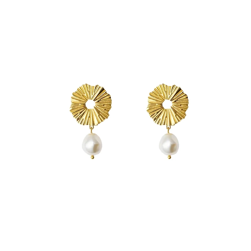 Caroline Svedbom - Vassia Pearl Earring Gold Pearl
