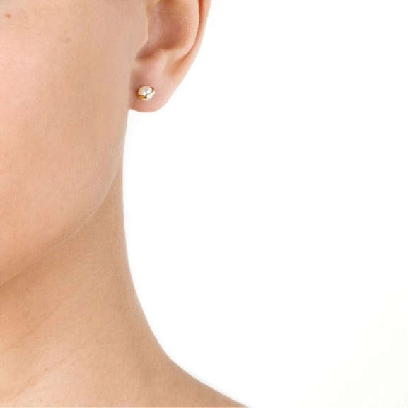 Day Pearl Ear Gold - Efva Attling örhängen - Snabb frakt & paketinslagning - Nordicspectra.se