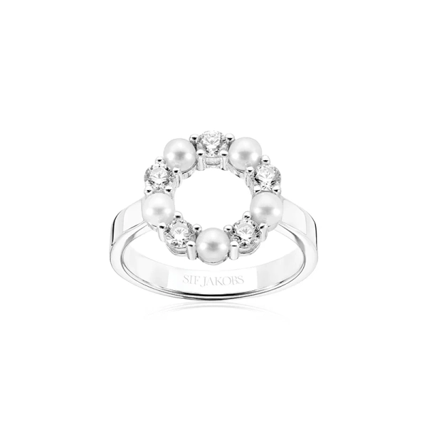 Biella Perla Ring i silver med cubic zirconia och sötvattenpärla från Sif Jakobs