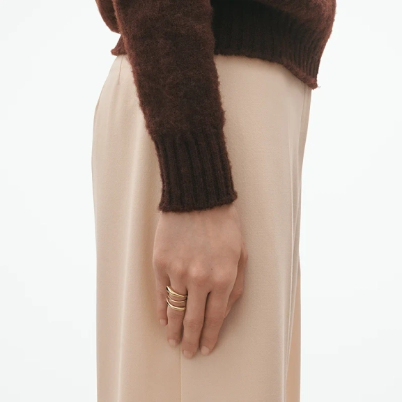 SS25_ECOM_ON-MODEL_MERCY_TWIST_RING_20001406