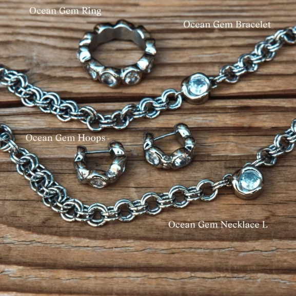 Armband i blankt rostfritt stål med dubbla länkar och en stor