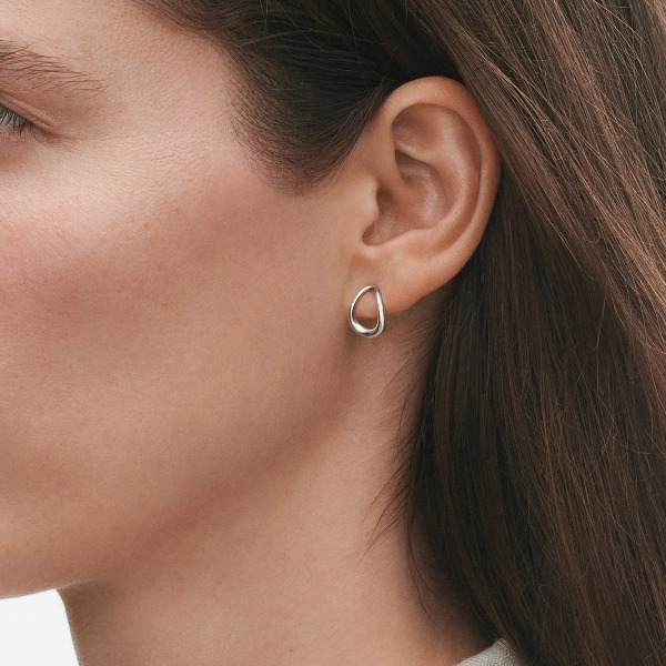 GJ_SS25_ECOM_SHOOT_OFFSPRING_EARRING_10012753_Close-up