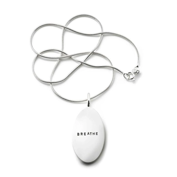 Breathe Pendant - Efva Attling halsband - Snabb frakt & paketinslagning - Nordicspectra.se