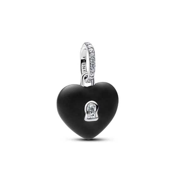 Herzförmiger Keramik-Anhänger in Mattschwarz von Pandora. Ein Symbol ewiger Liebe aus schwarzer Keramik