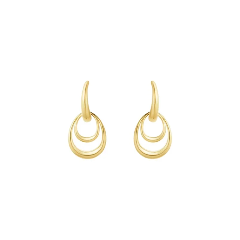 Offspring Dubbla Örhängen Små i 18K guld med sammanlänkade former och blank yta från Georg Jensen.