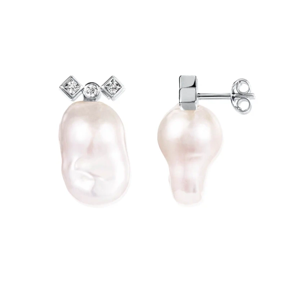 Twinkle & Unique Ear White Gold örhängen i 18K vitguld med diamanter och barocka sötvattenpärlor