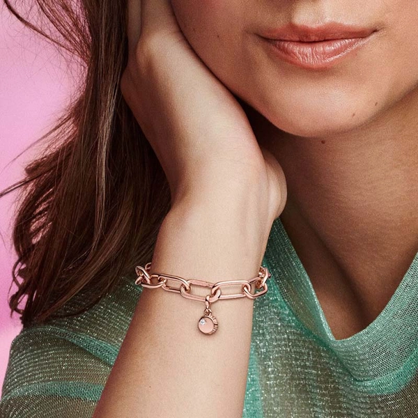 PANDORA ME Lucky Bottle Cap Mini Dangle Rosé - PANDORA - Snabb frakt & paketinslagning - Nordicspectra.se