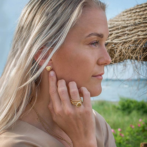 TWIST Ring Stål - Astrid & Agnes - Snabb frakt & paketinslagning - Nordicspectra.se