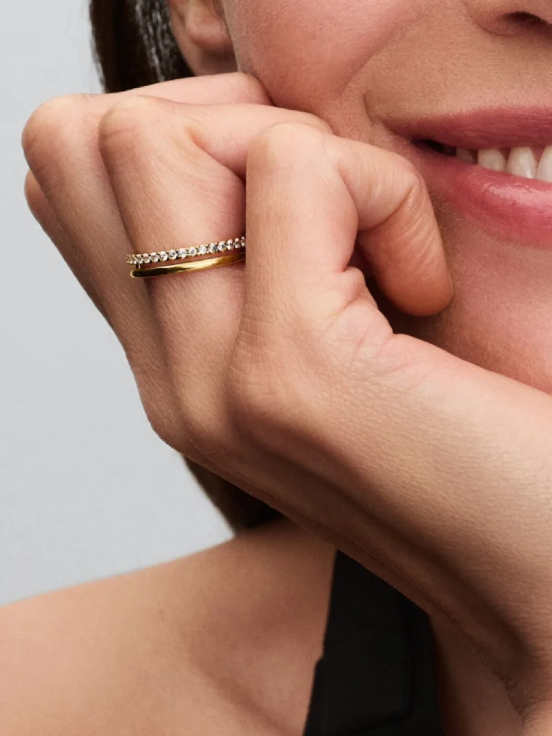 Dubbel Bandring Guld från Pandora Timeless kollektionen med elegant sammanlänkade band
