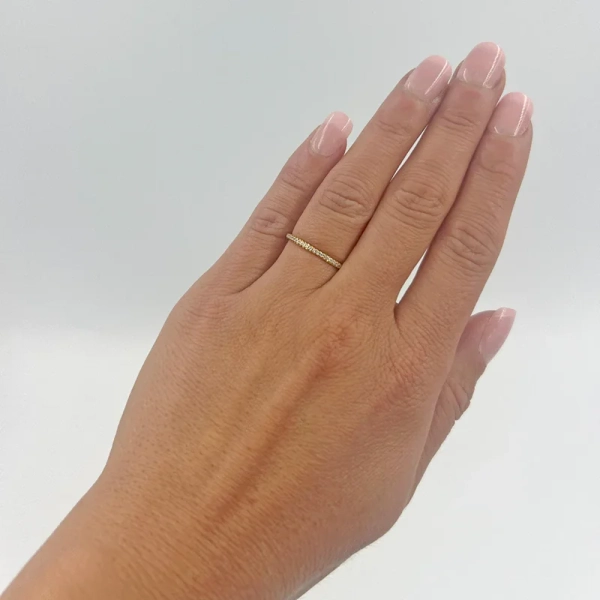 Aure 25 Guld - Vigsel- & förlovningsringar - Schalins - Fri storleksändring* - Nordic Spectra