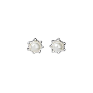 Florentina Pearl Studs Silver – handgefertigte Ohrringe aus recyceltem Silber mit Süßwasserperlen