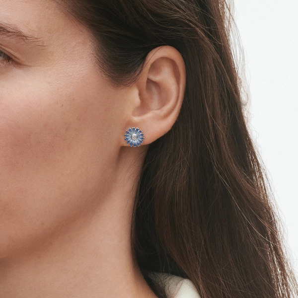 GJ_SS25_ECOM_SHOOT_DAISY_EARRING_20001544_Close-up