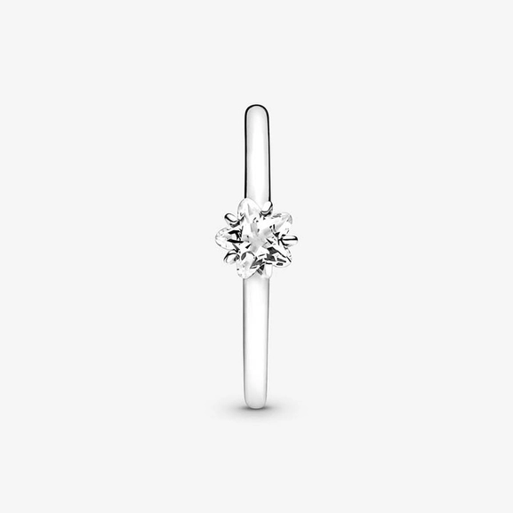 Celestial Sparkling Star Solitärring - PANDORA - Snabb frakt & paketinslagning - Nordicspectra.se