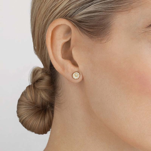Daisy Mini Örhängen Guldpläterat Silver med Vit Emalj - Georg Jensen örhängen - Snabb frakt & paketinslagning - Nordicspectra.se