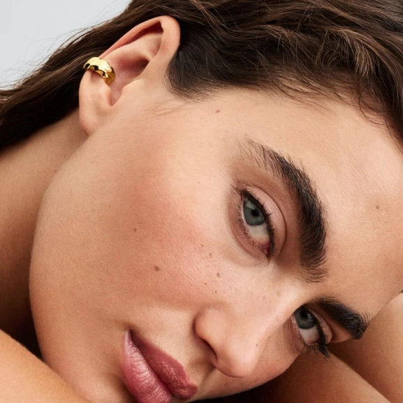 designade för att ge en subtil men modig känsla till din stil. Perfekt för att visa upp din unika personlighet.