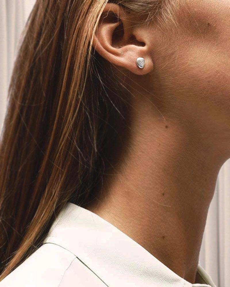 Pebbles Studs - Drakenberg Sjölin Örhängen - Snabb frakt & paketinslagning - Nordicspectra.se