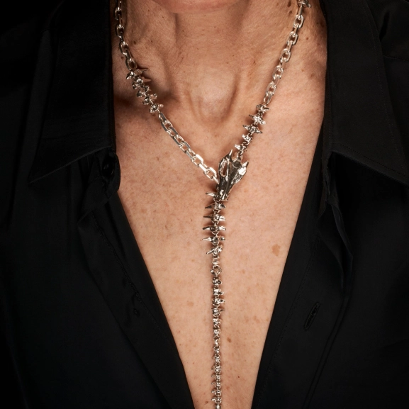cc-22-neb-00-maria-nilsdotter-dragon-chain-necklace–3 14.26.48