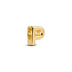 Buchstabe P Charm Gold von Pandora. Kreieren Sie Ihre eigene Charm-Kollektion und lassen Sie Ihren Stil mit diesem exklusiven Pandora Charm erstrahlen.
