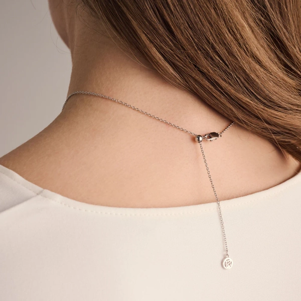 Ellera Ovale Piccolo Halsband i silver med glittrande cubic zirconia-sten från Sif Jakobs