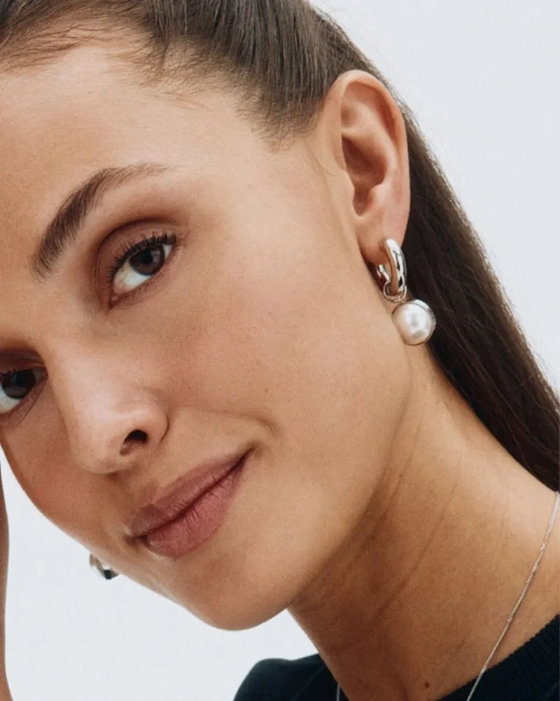 Silverfärgade Gabrielle Hoops-örhängen från Edblad i rostfritt stål