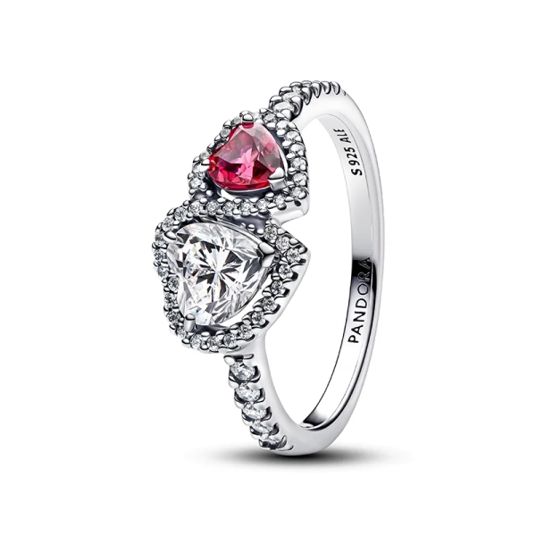Ring med Hjärtan i sterlingsilver med klar zirkonia och klarröd kristall