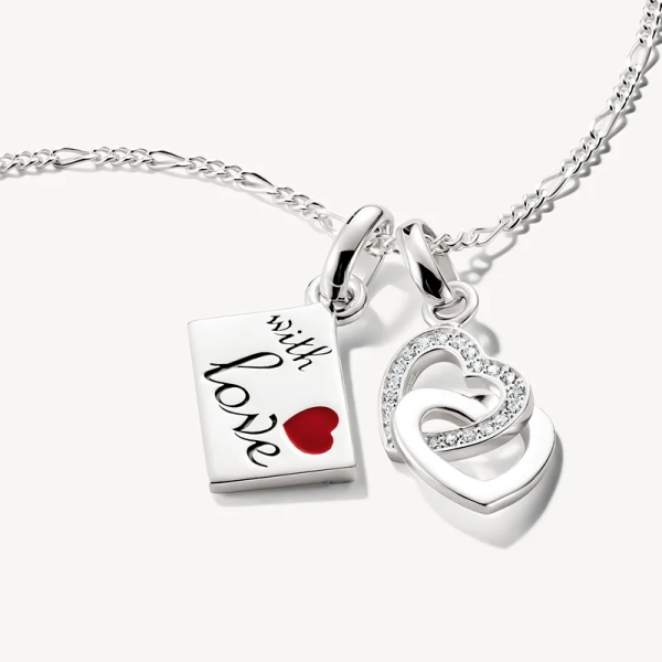 en romantisk detalj från Thomas Sabos Charm Club Connect-kollektion.