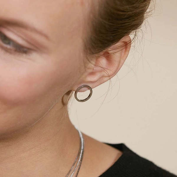 Circle Earrings Small Steel - Edblad - Snabb frakt & paketinslagning - Nordicspectra.se