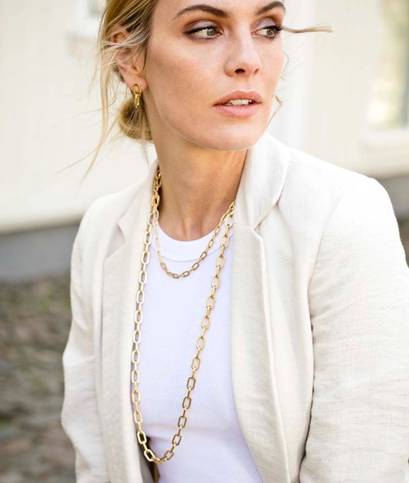 CHANIA Small Kort Halsband Guld - Astrid & Agnes - Snabb frakt & paketinslagning - Nordicspectra.se