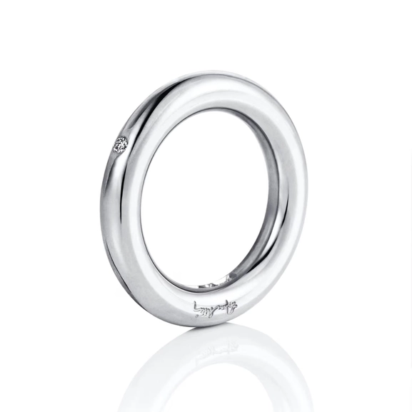 One Love & Stars Ring Platinum i platina med infälld briljantslipad diamant