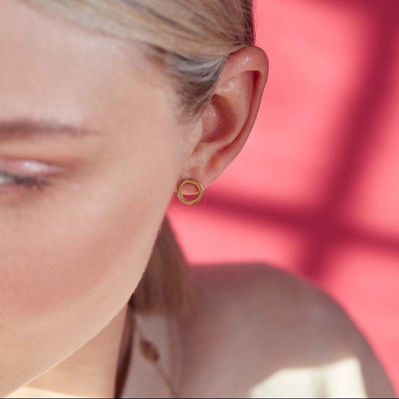 Circle Mini Studs Gold - Edblad - Snabb frakt & paketinslagning - Nordicspectra.se