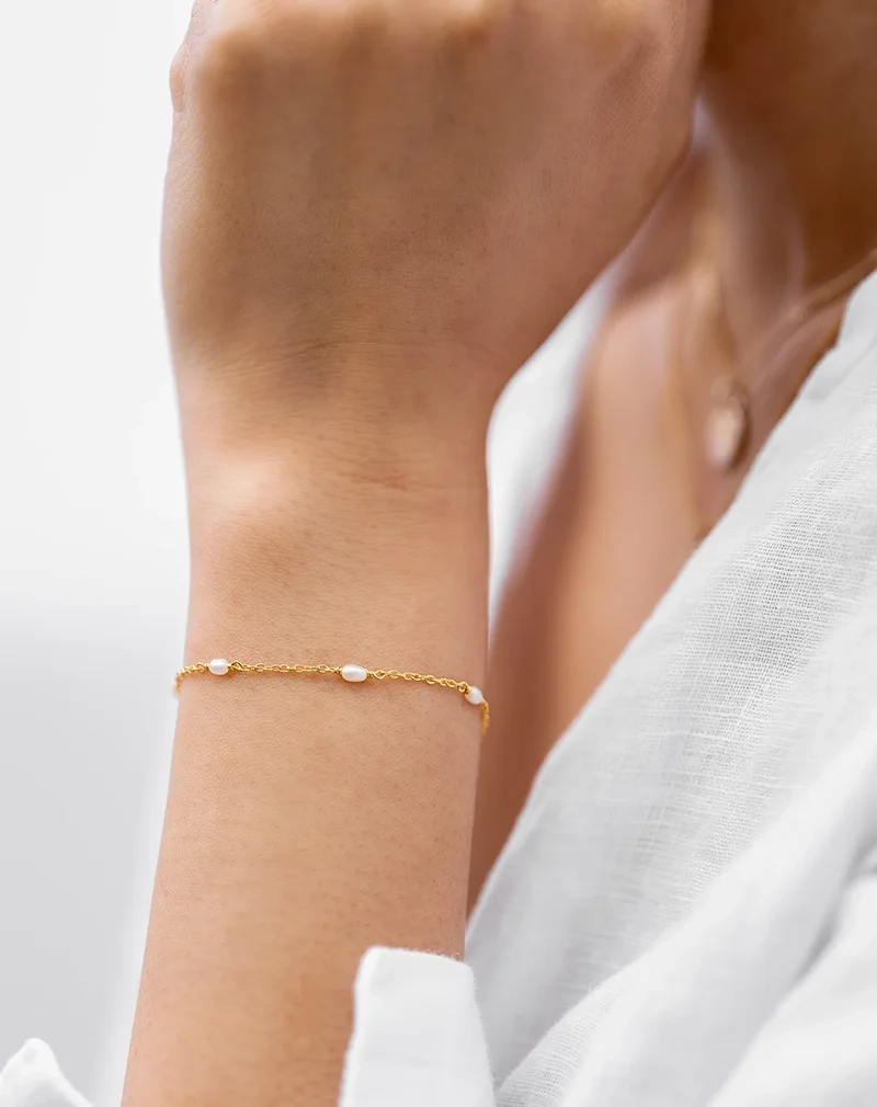 Treasure Multi Pearl Bracelet Gold - Syster P - Snabb leverans & Gratis paketinslagning - Nordic Spectra