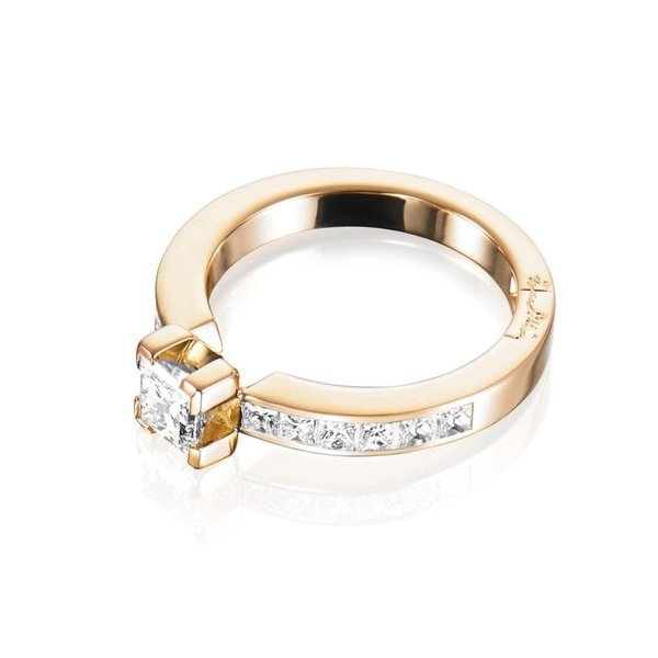Rock Star Ring Gold - Efva Attling ringar - Snabb frakt & paketinslagning - Nordicspectra.se