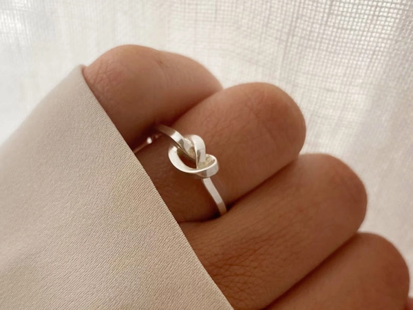 love-knot-ring-silver-efva-attling-13-100-01601