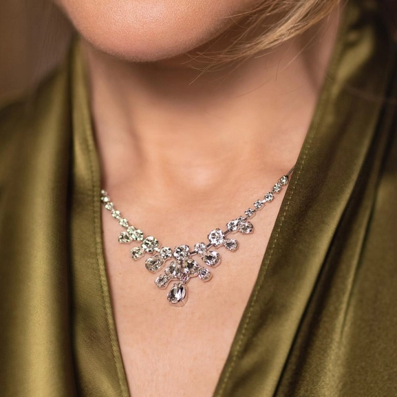 Daphne Necklace Rhodium - Caroline Svedbom - Snabb frakt & paketinslagning - Nordicspectra.se