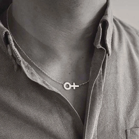 Women Unite Single Necklace - Drakenberg Sjölin Halsband - Snabb frakt & paketinslagning - Nordicspectra.se