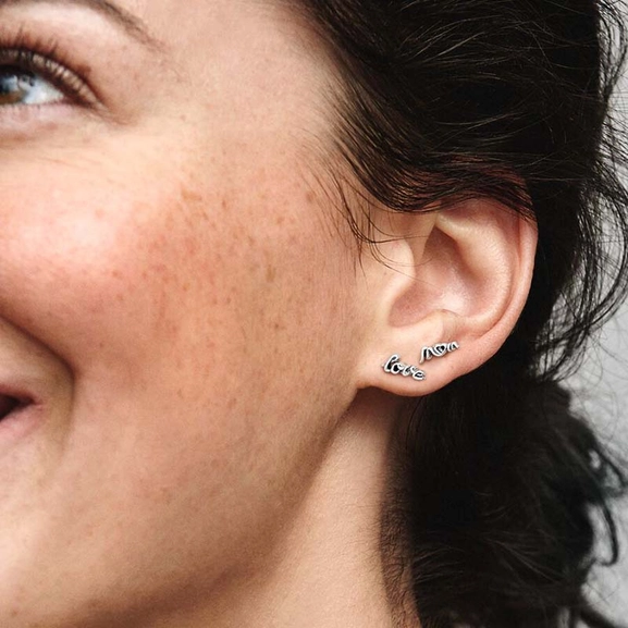 Love Mum Stud Earrings - PANDORA - Suuri valikoima & ilmainen lahjapaketointi - Nordicspectra.fi