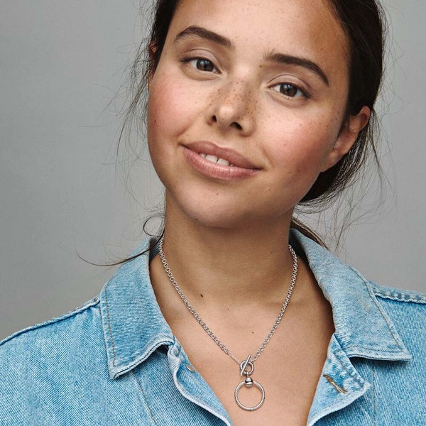 Pandora Moments O Pendant T-stav Halsband - PANDORA - Snabb frakt & paketinslagning - Nordicspectra.se