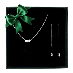 Presentset My Little Pearl med halsband och örhängen i silver och sötvattenpärlor