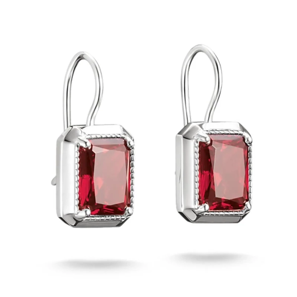 Elyndra-örhängen från Thomas Sabo i silver med granatröd
