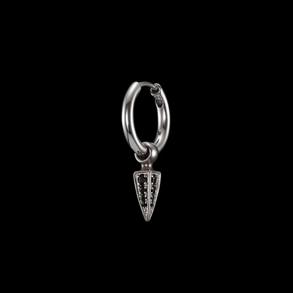 Tiny Poison Arrow Pavé Earring Black Spinel - Maria Nilsdotter - 1-2 dagars leverans - Nordic Spectra