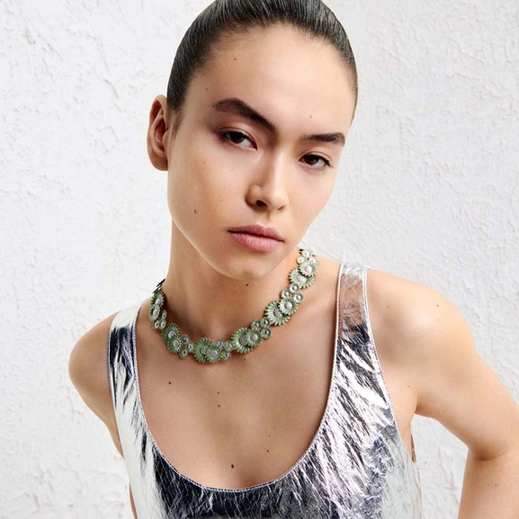 Daisy x Stine Goya Vivid Green Collier - Georg Jensen örhängen - Snabb frakt & paketinslagning - Nordicspectra.se