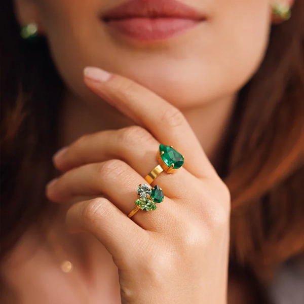 Ana Ring Gold Majestic Green Combo - Caroline Svedbom - Snabb frakt & paketinslagning - Nordic Spectra