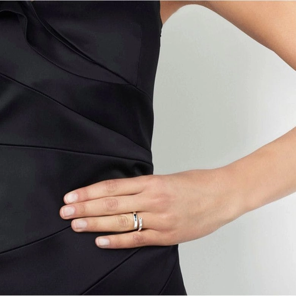 Little Twist Ring - Efva Attling - Suuri valikoima & ilmainen lahjapaketointi - Nordicspectra.fi